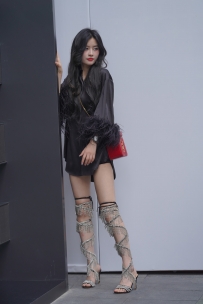 【精选街拍】Vol.2341 行走的荷尔蒙 [274P+2V-3.74GB]