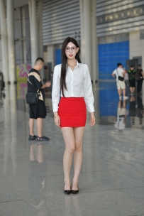 【精选街拍】Vol.3370 衬衫红裙OL风 [126P+2V-4.22GB]