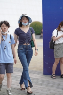 【精选街拍】Vol.2405 随意牛仔裤 [90P+1V-1.52GB]