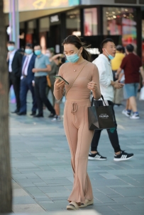 【精选街拍】Vol.1192 玻璃街拍作品 - 肉色紧身裤小姐姐 [115P+1V-1.56GB]