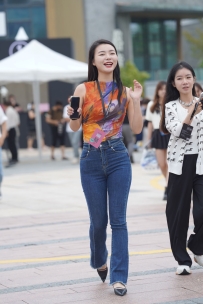 【精选街拍】Vol.3397 甜美牛仔裤 [54P-665MB]