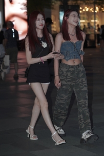 【精选街拍】Vol.1757 美腿闺蜜 [212P-2.93GB]